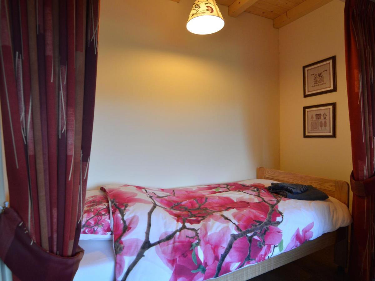 Staying In A Thatched Barn With Bedroom Achterhoek Geesteren  Экстерьер фото